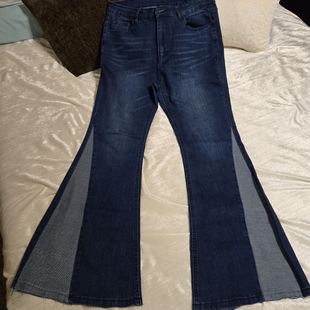 Women's Two Toned Flared Blue Jeans By Crazy Train Size 15 EUC.
